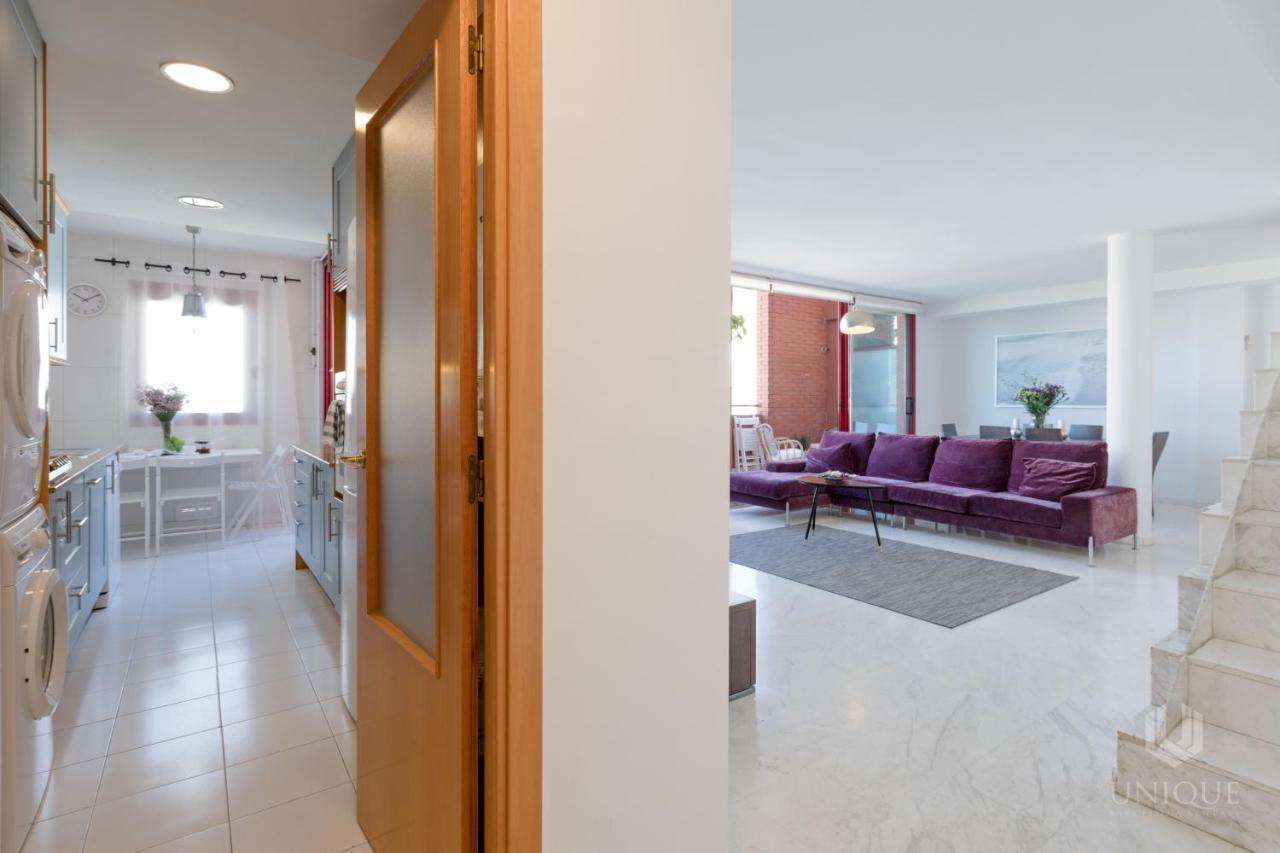 Unique Rentals - Stylish Seafront Duplex Барселона Экстерьер фото